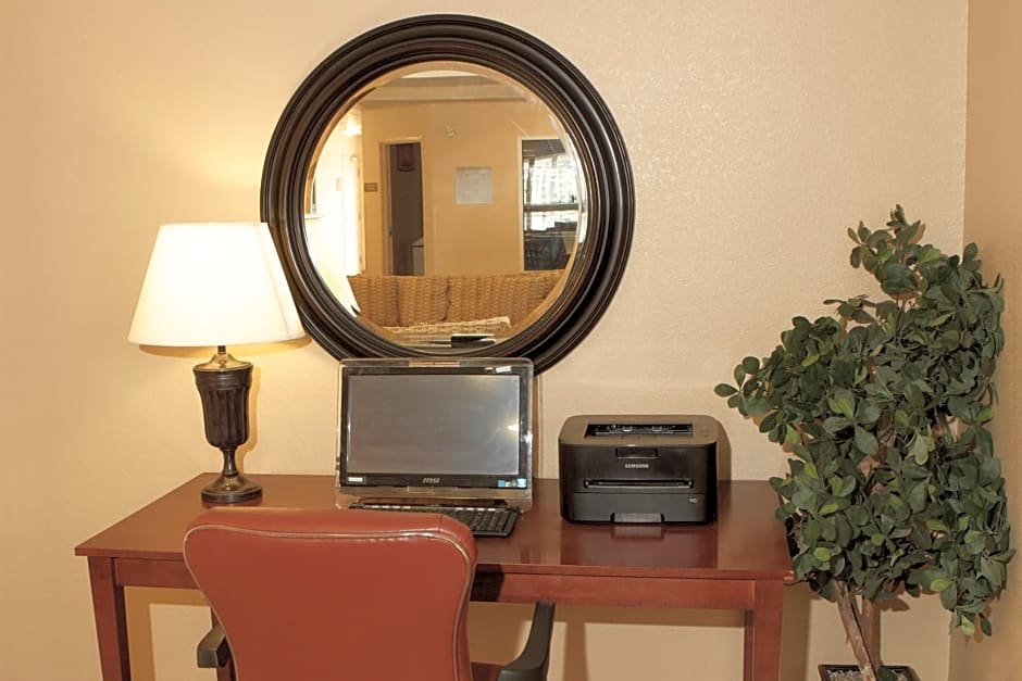 Candlewood Suites Champaign-Urbana University Area, an IHG Hotel