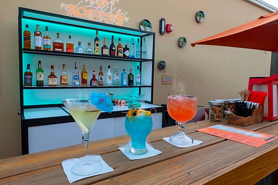 Hotel Lexen Newhall & Santa Clarita - Near Six Flags Magic Mountain