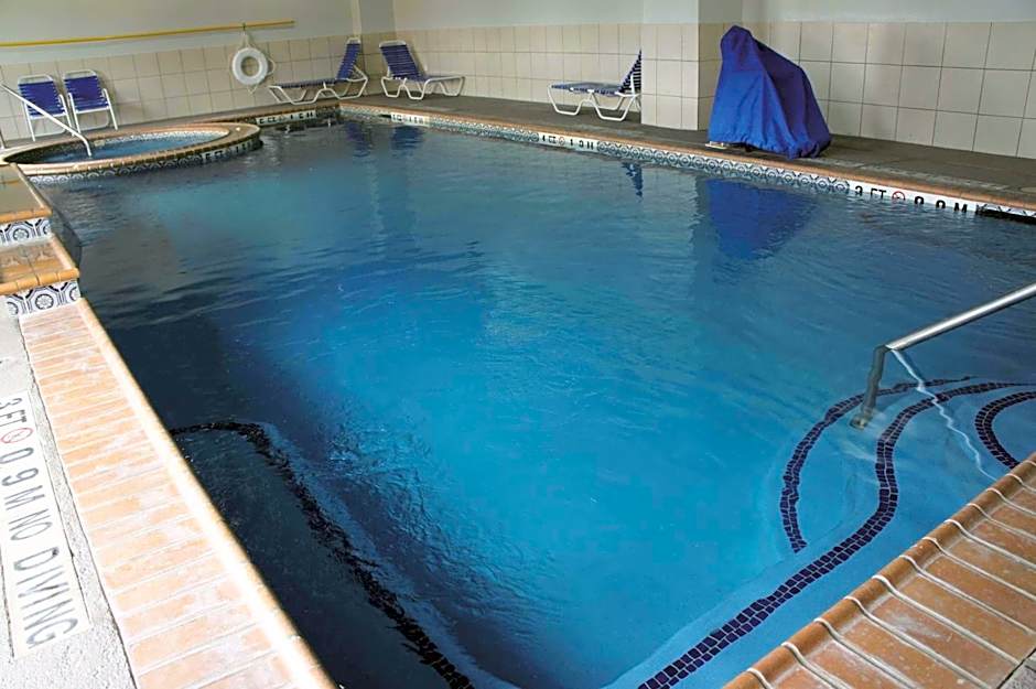 La Quinta Inn & Suites by Wyndham Orange