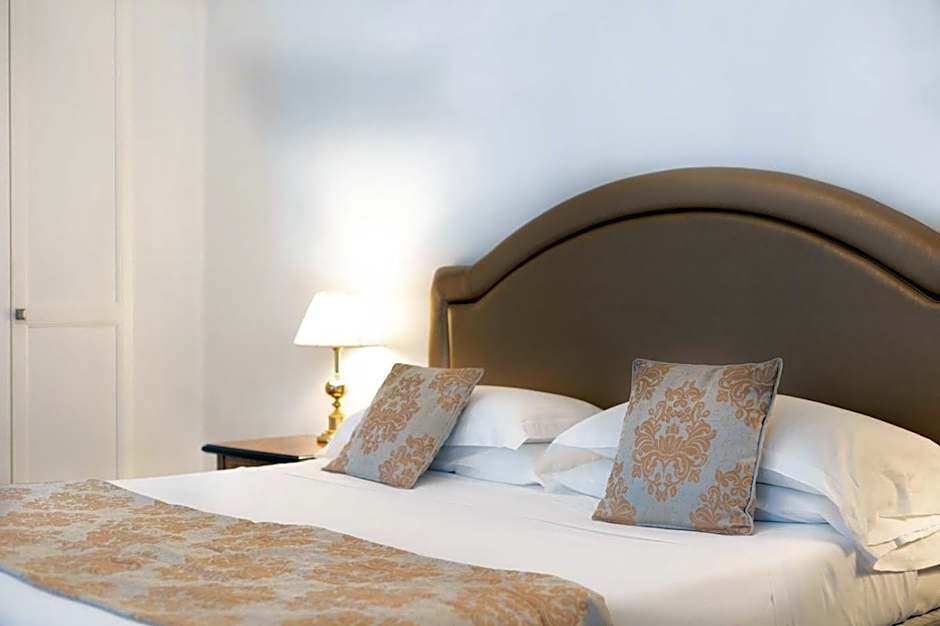 San Teodoro Palace - Luxury Apartments