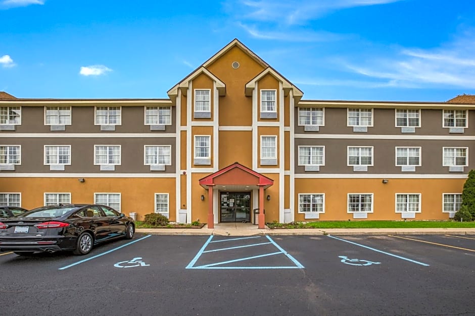 Americas Best Value Inn & Suites Three Rivers