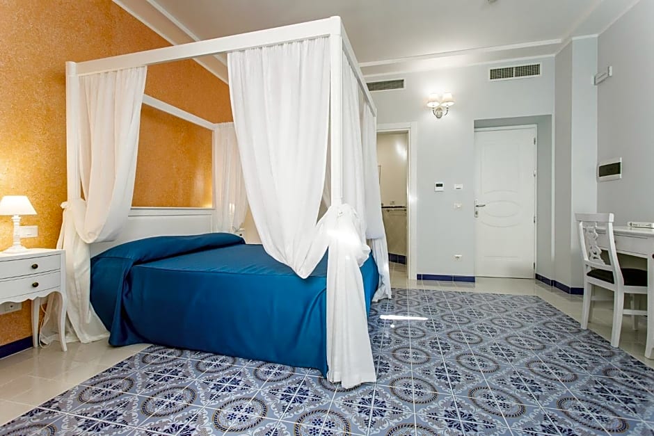 Odysseus Hotel