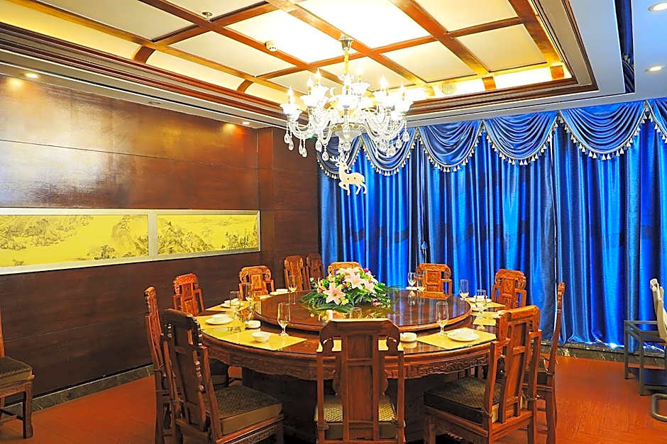 James Joyce Coffetel Golmud Huaxing Plaza Branch