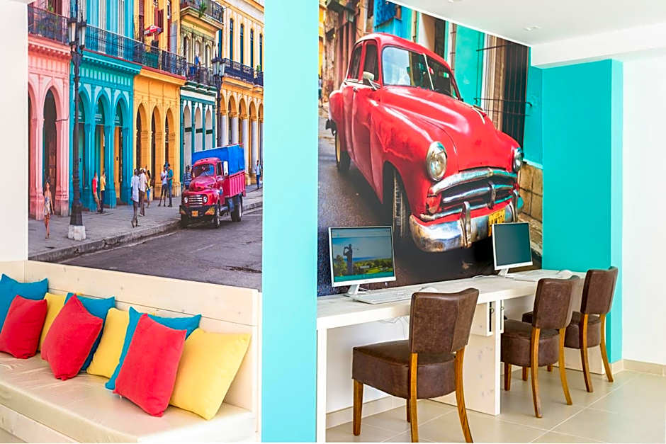 Plaza Santa Ponsa Boutique - Adults Only.