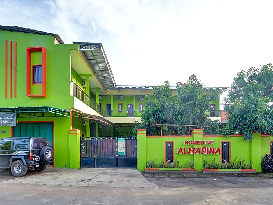 OYO 90760 Almadina Family Homestay