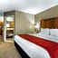 Comfort Inn & Suites Hamilton Place