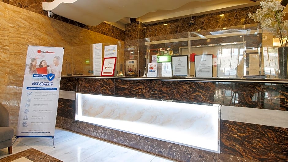 RedDoorz Plus at Winter Benitez