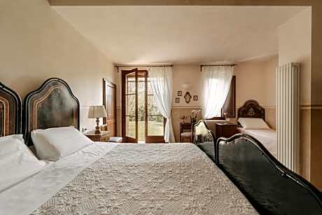 Queen Room with Garden View
