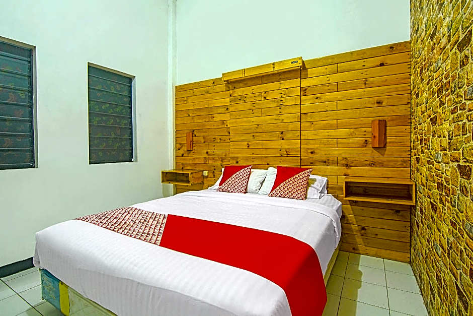 Hotel O near Hermina Hospital formerly De' Mande Homestay