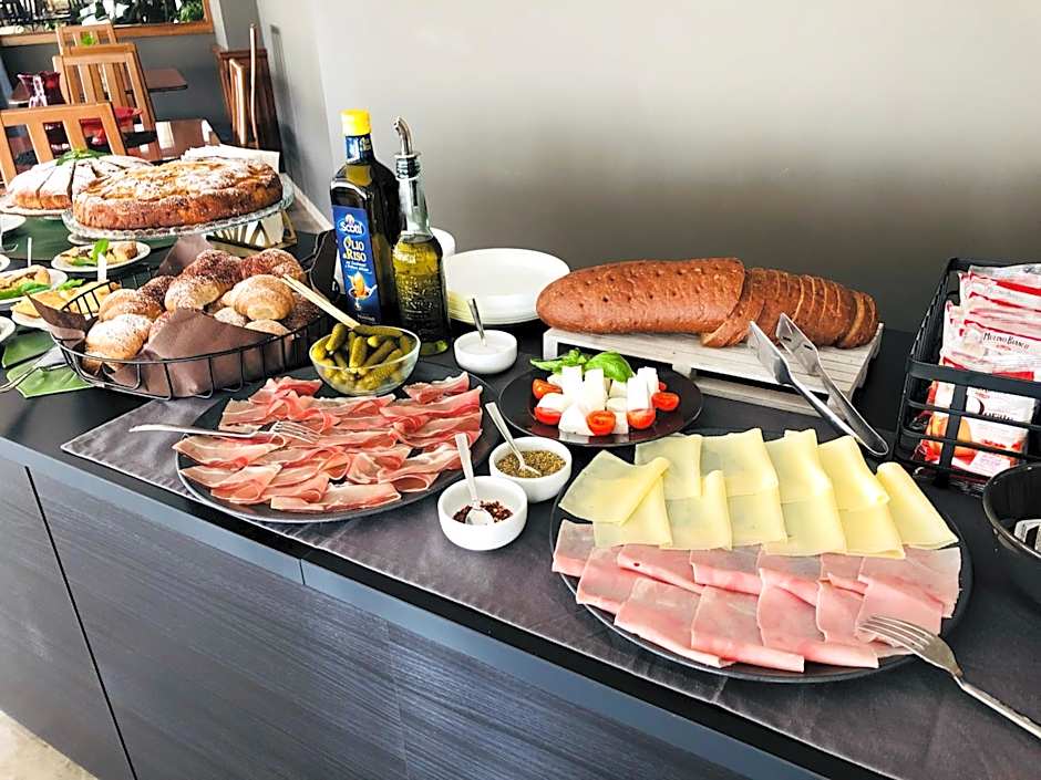 Hotel Aplo - Breakfast Experience
