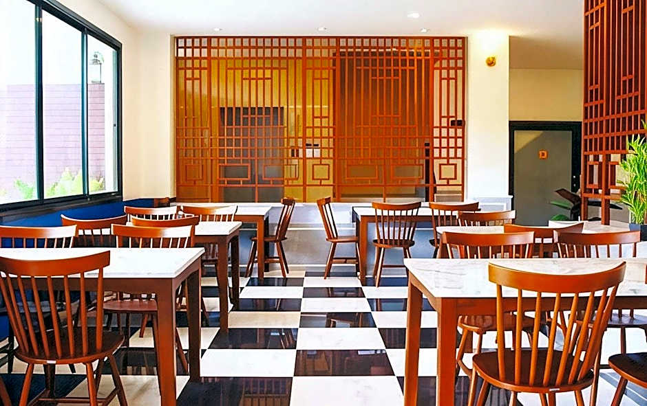 USABAI Riverside Boutique Hotel