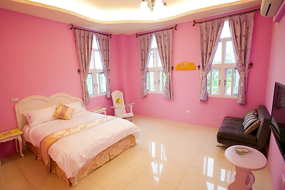 Decoupage Manor