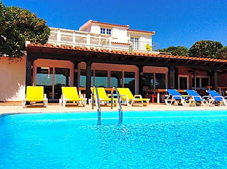 FreeSurfCamp & Hostel