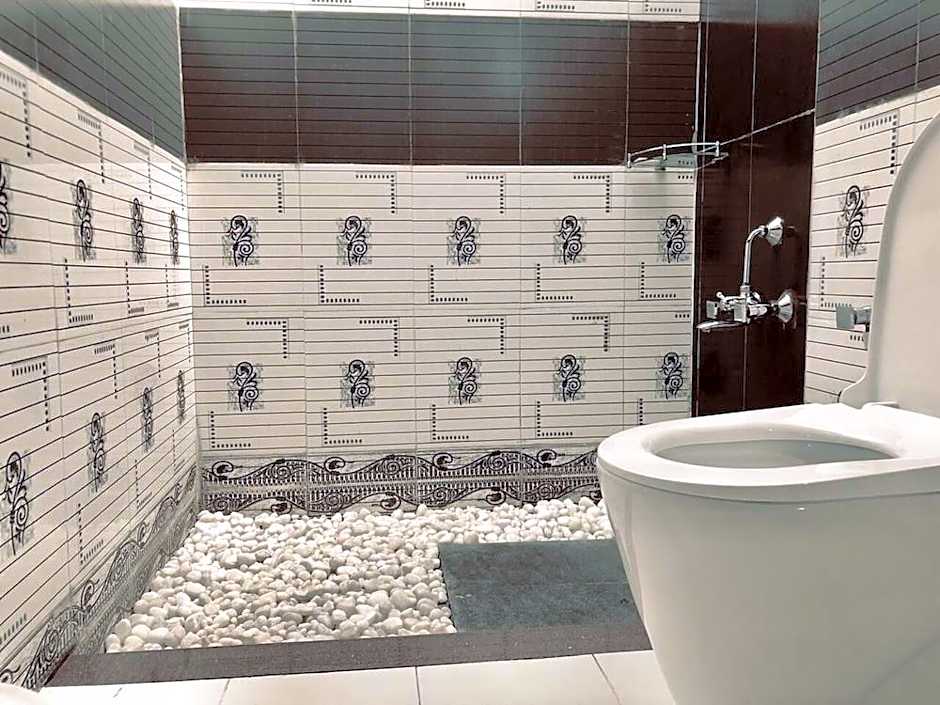 Saro Lake County Hotel