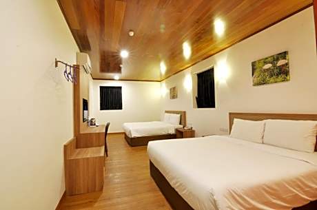 Deluxe Family Room
