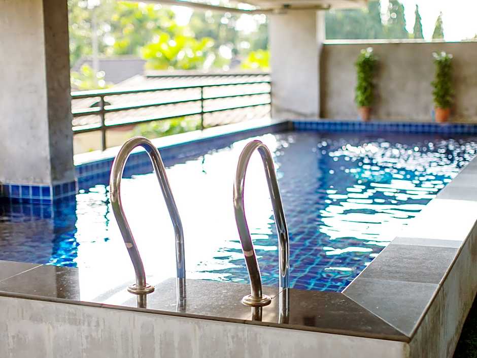 B2 Sea View Pattaya Hotel