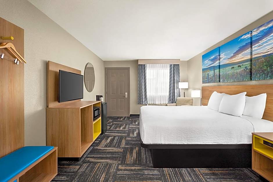 Days Inn by Wyndham Paris