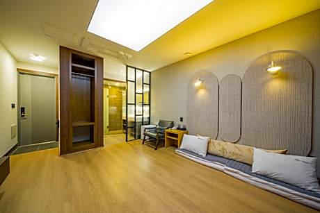 Korean Style Ondol Room