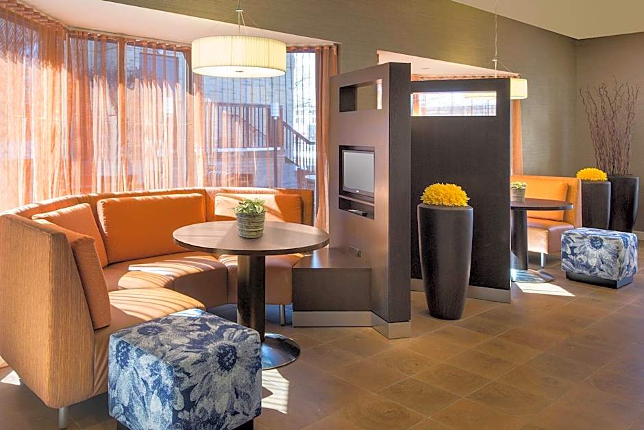 Courtyard by Marriott Detroit Southfield