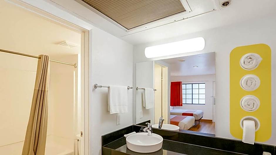 Motel 6-Carlsbad, CA Beach