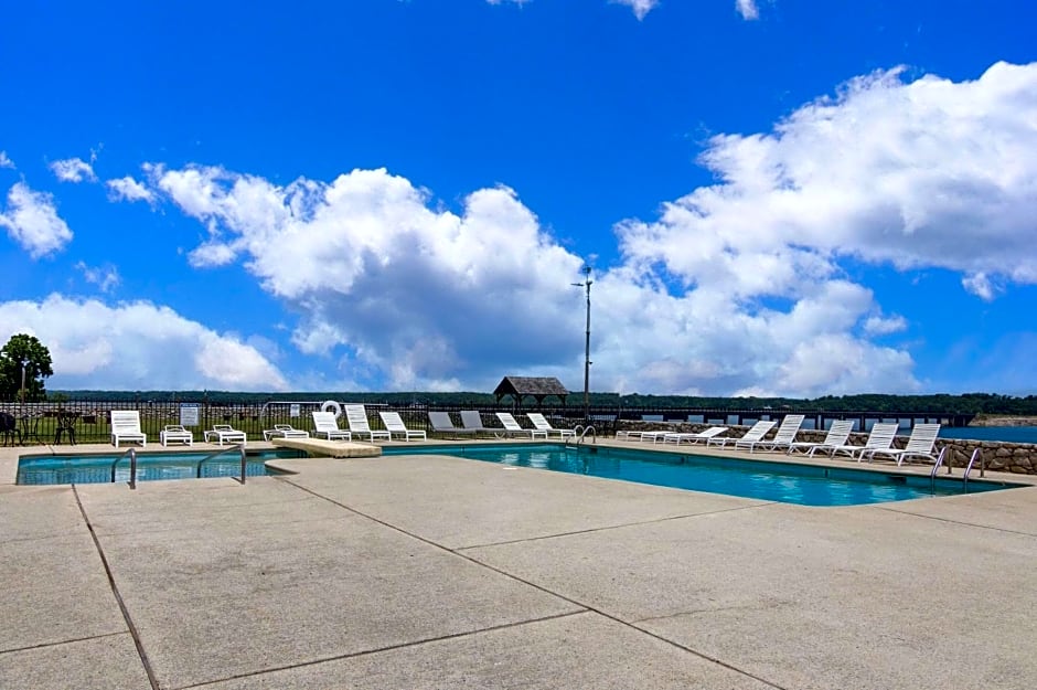 Quality Inn - On The Lake Clarksville-Boydton
