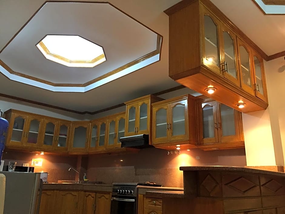 The Orange House - Vigan Villa