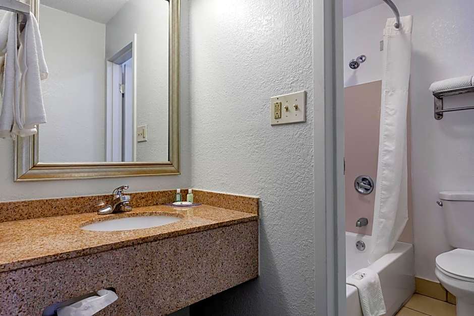 Quality Inn Fayetteville near Fort Bragg