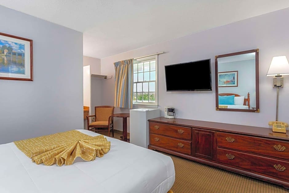 Travelodge by Wyndham Cape Cod Area