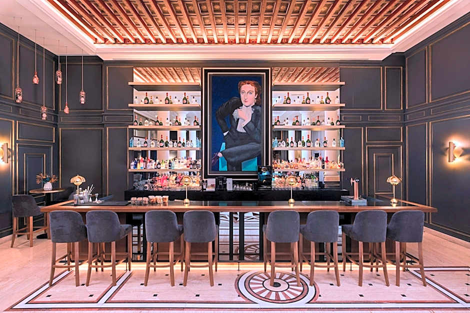 Eugenia de Montijo, Autograph Collection by Marriott