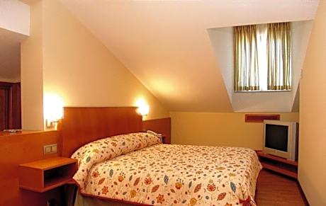 Apartment (4 Adults)