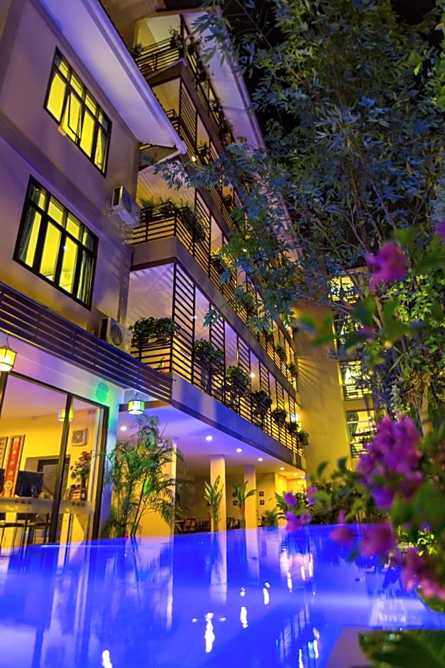 Chiang Mai Waroros Boutique Hotel