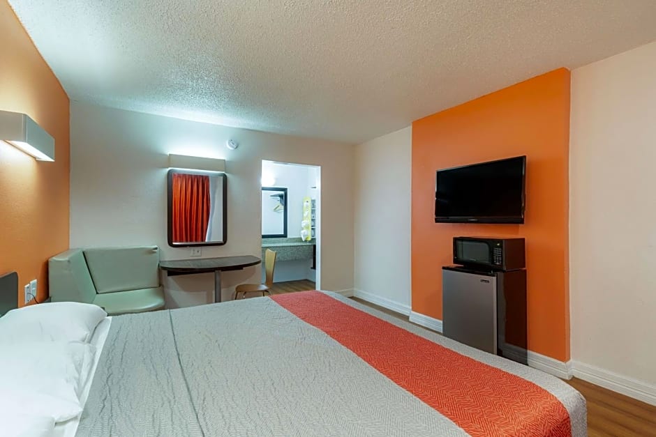 Motel 6-Houston, TX - East