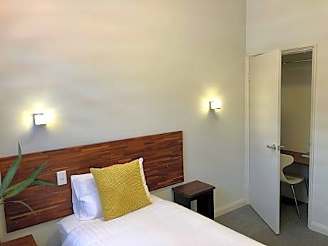 Single Room with Private External Bathroom