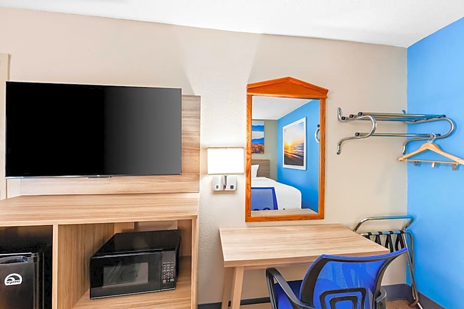 Days Inn by Wyndham Lexington