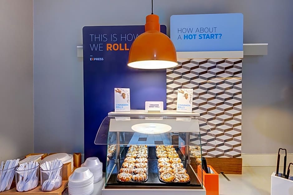 Holiday Inn Express & Suites Shelbyville Indianapolis by IHG