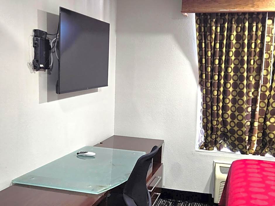 TownHouse Extended Stay Hotel Downtown