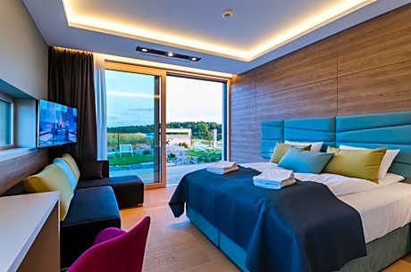 Deluxe Suite with Sea View
