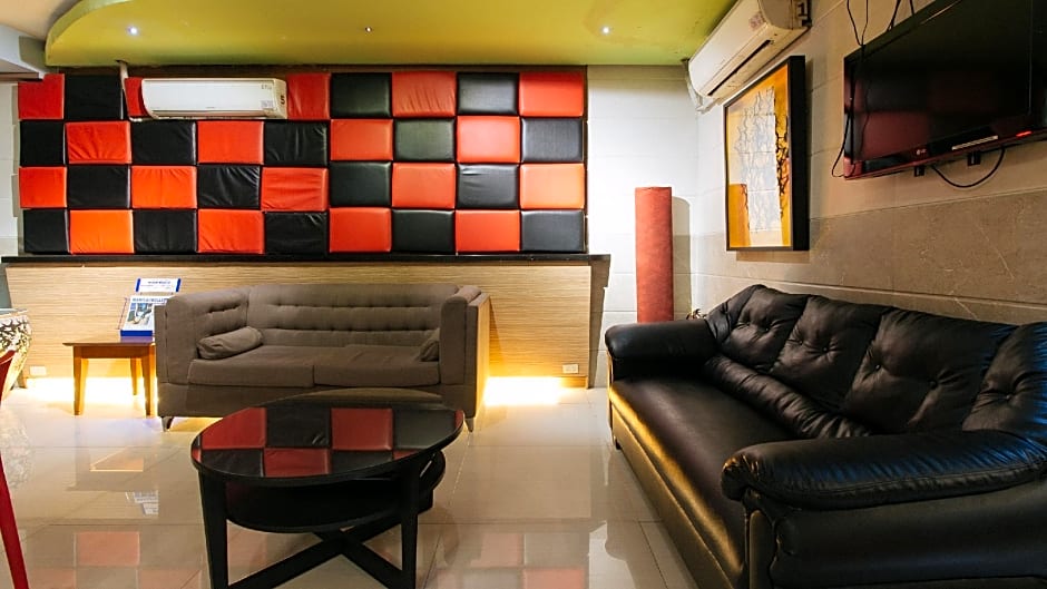 RedDoorz Plus @ Timog Avenue Quezon City