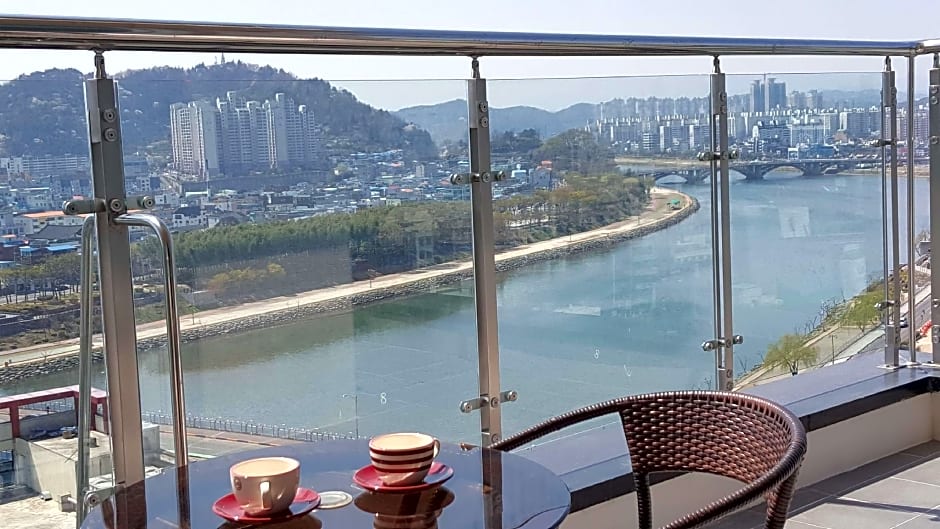 GOLDEN TULIP ESSENTIAL NAMGANG