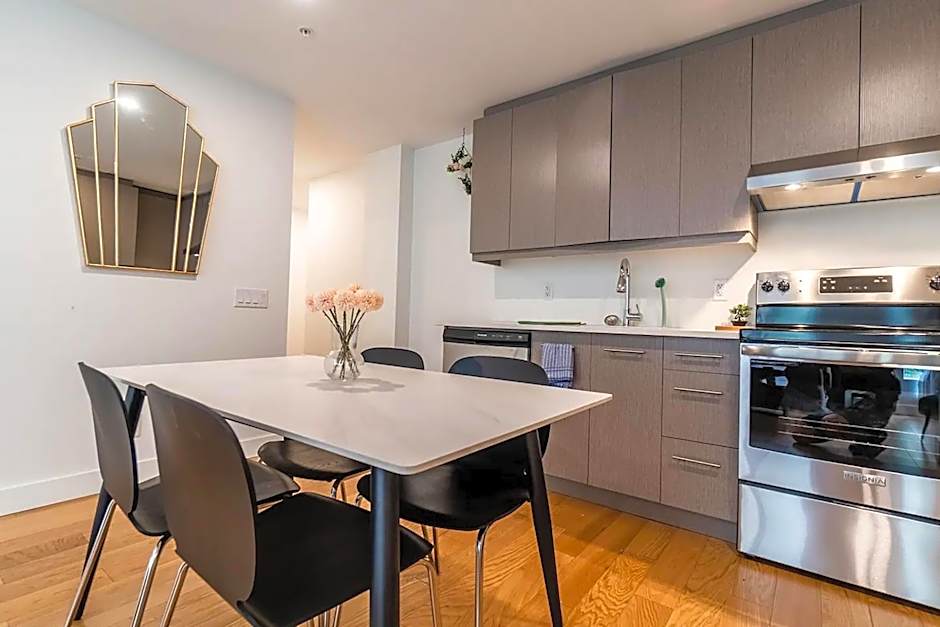 Rozenhaus Montreal Hotel