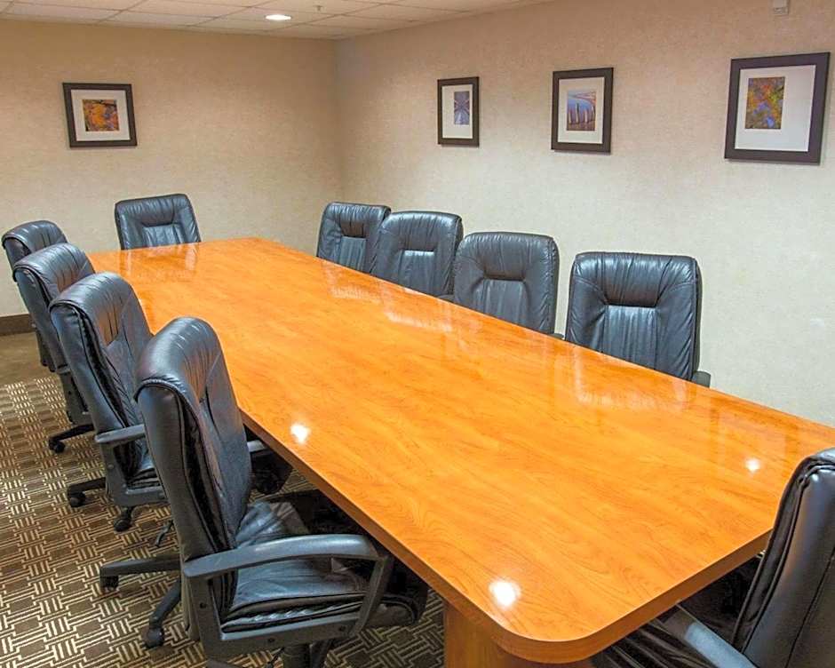 Comfort Suites Grand Rapids South