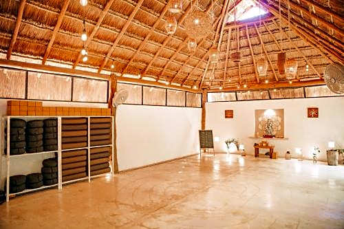 Petit Lafitte Beach Front Hotel & Bungalows