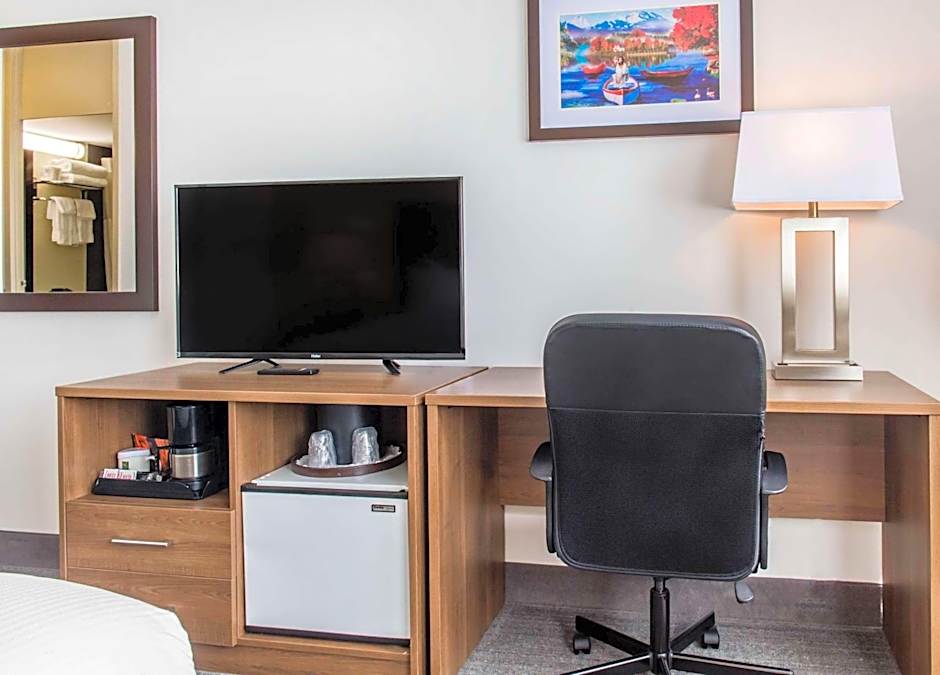 Quality Hotel Dorval Aeroport