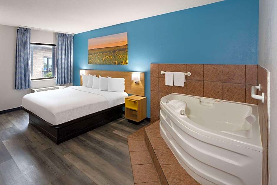 Days Inn & Suites by Wyndham Northwest Indianapolis