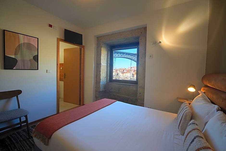 Bridge It - Suites & Views