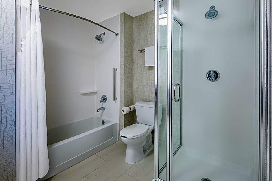 Holiday Inn Express Ontario By IHG