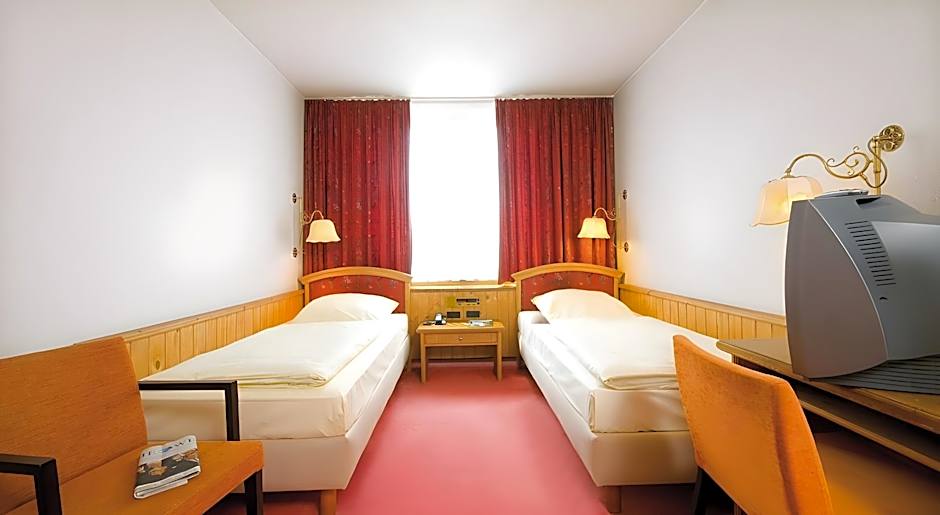 Photo 1 of 4 of Economy 2 Beds