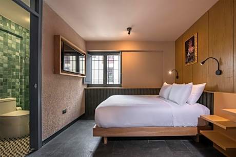 Flex Room with One Queen Wall Bed