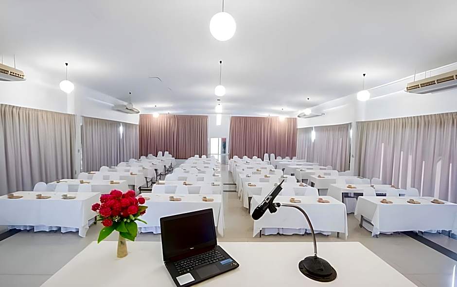 Nana Chat Bangsaen Hotel