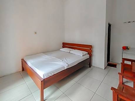 RedDoorz near Pamugaran Beach Pangandaran